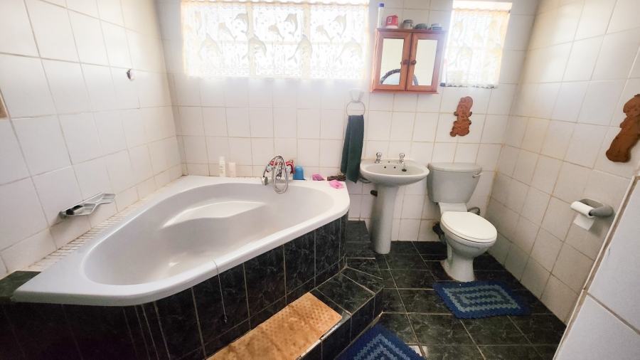 4 Bedroom Property for Sale in Stilfontein Ext 3 North West